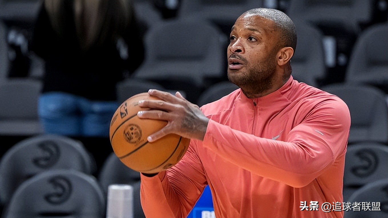 PJ·塔克_PJ-塔克尼克斯十天短合同_NBA老将塔克职业生涯第7队