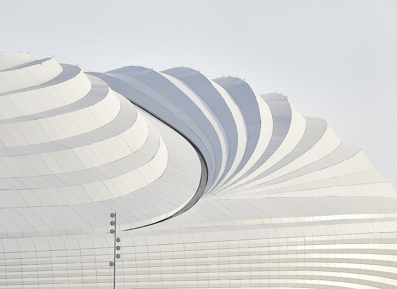 扎哈_扎哈·哈迪德建筑设计风格_布尔希·哈利法大厦建筑特点