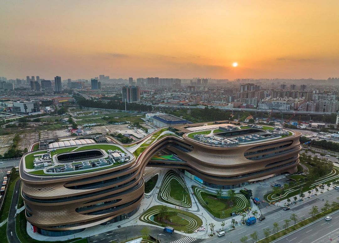 扎哈_扎哈·哈迪德建筑设计风格_布尔希·哈利法大厦建筑特点