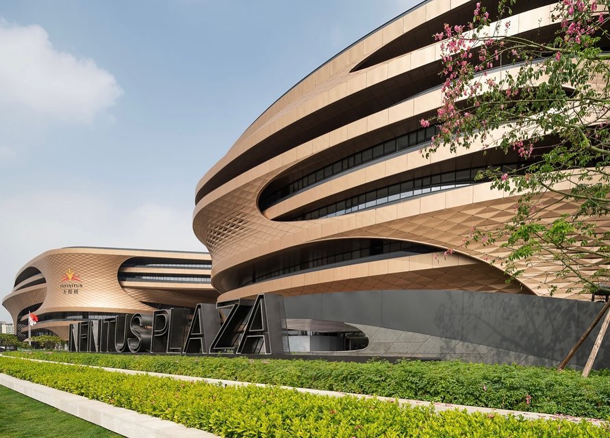扎哈·哈迪德建筑设计风格_布尔希·哈利法大厦建筑特点_扎哈