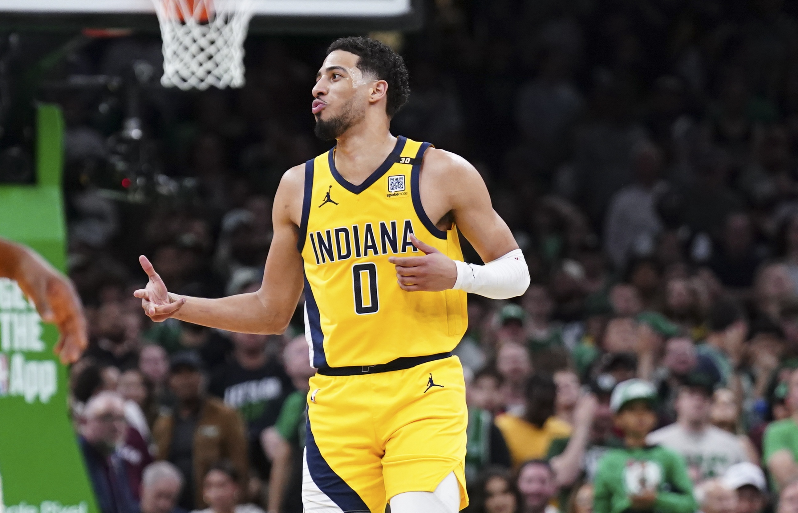泰瑞斯-哈利伯顿NBA生涯回顾_步行者球星哈利伯顿奥运表现_泰瑞斯·哈利伯顿