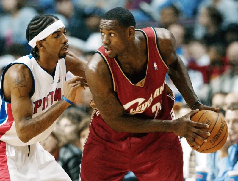 勒布朗·詹姆斯_勒布朗·詹姆斯NBA生涯22年数据统计_勒布朗·詹姆斯篮球生涯成就分析