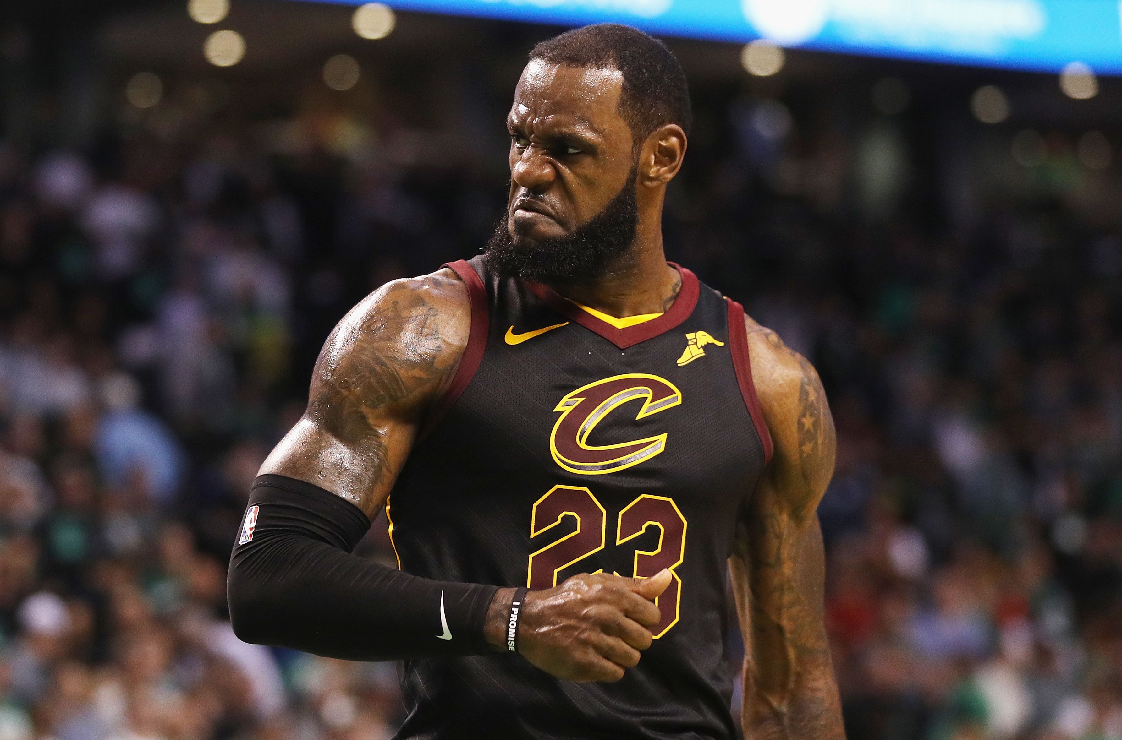 勒布朗·詹姆斯_勒布朗·詹姆斯NBA生涯成就_勒布朗·詹姆斯全能前锋定义