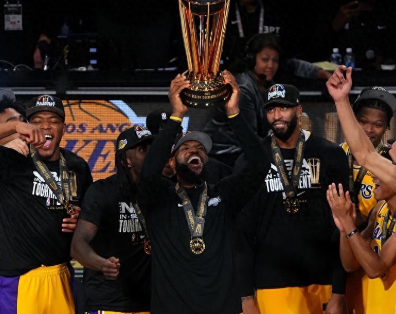 勒布朗·詹姆斯_勒布朗·詹姆斯全能前锋定义_勒布朗·詹姆斯NBA生涯成就