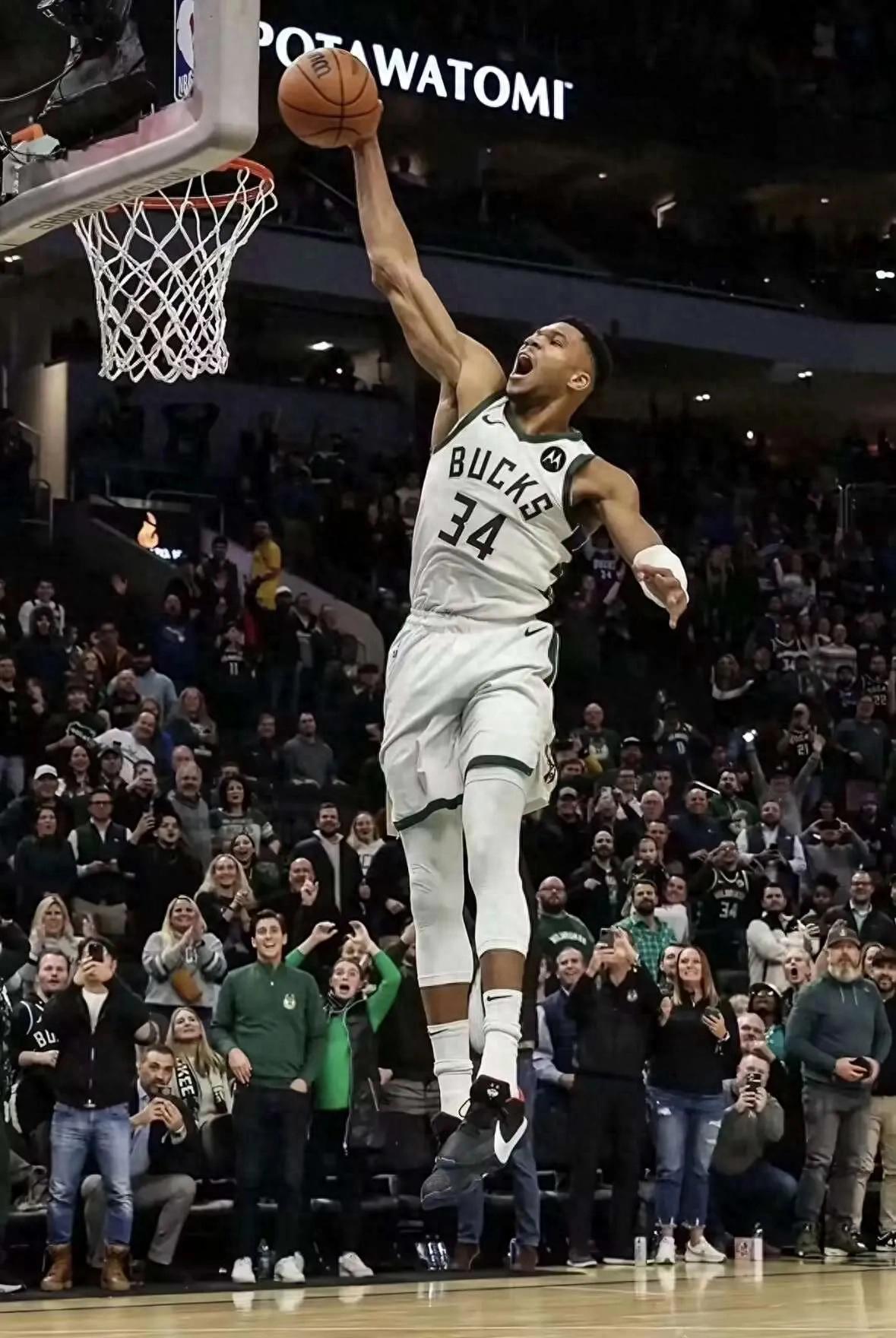 密尔沃基雄鹿队选秀权_扬尼斯·阿德托昆博NBA未来_扬尼斯·阿德托昆博