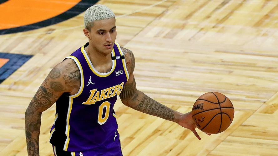 凯尔·库兹马_库兹马NBA关怀行动篮球课_NBA最佳新秀库兹马北京行