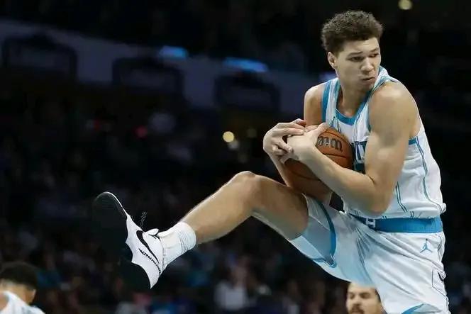 NBA黄蜂队半程总结_夏洛特黄蜂队伤病情况分析_夏洛特黄蜂队