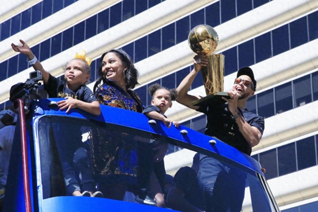 篮球——NBA：金州勇士队巡游庆祝夺冠