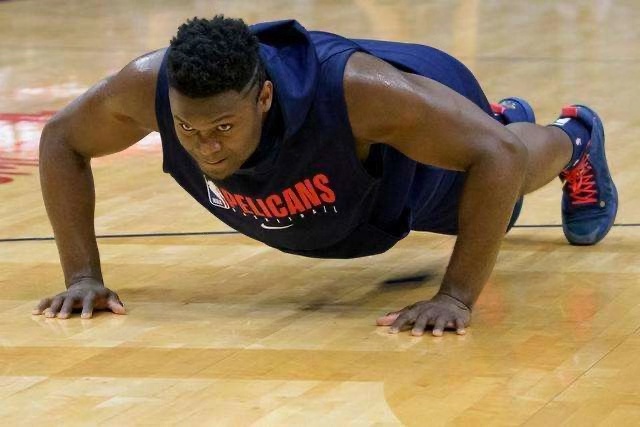 锡安·威廉姆森_鹈鹕新科状元锡安数据_锡安·威廉姆森NBA纪录