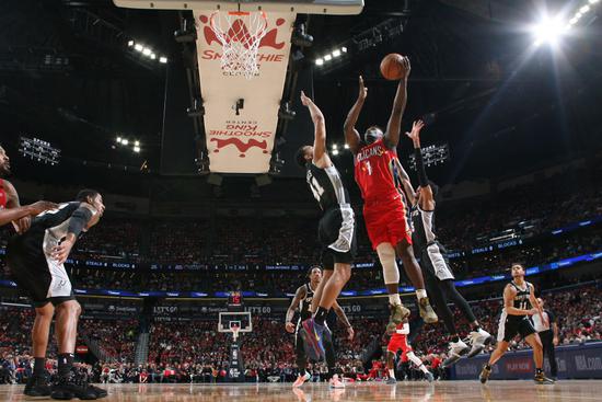 锡安·威廉姆森NBA首秀表现_锡安·威廉姆森_锡安·威廉姆森膝盖伤病情况