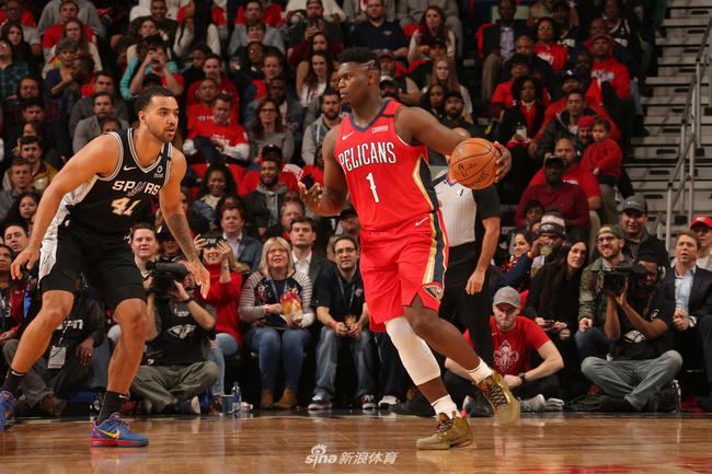 锡安·威廉姆森膝盖伤病情况_锡安·威廉姆森NBA首秀表现_锡安·威廉姆森