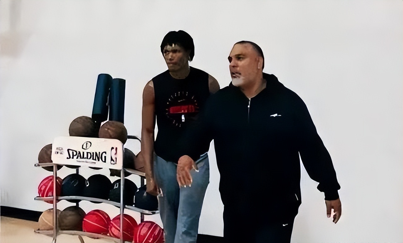 杰伦格林NBA社交媒体炫富_火箭队格林奢侈生活争议_杰伦·格林