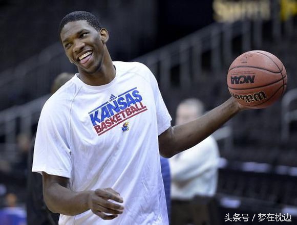 乔尔·恩比德_傅园慧洪荒之力_NBA乔尔-恩比德伤病