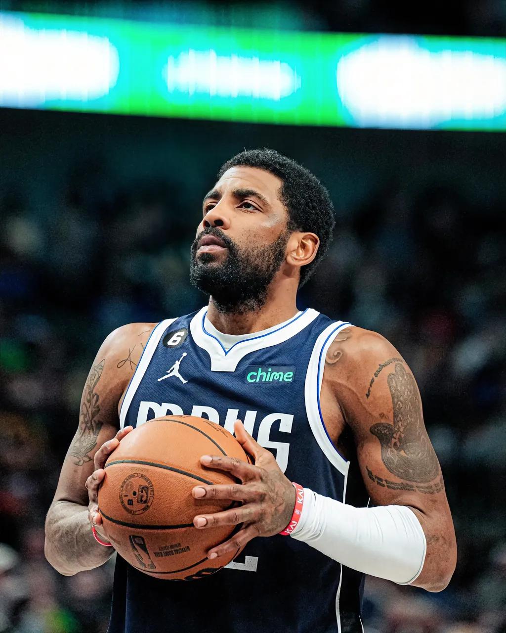 NBA凯里·欧文降薪续约_凯里·欧文_独行侠欧文三年合同