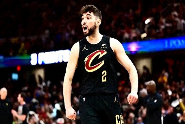 NBA休赛期球员交易分析_克利夫兰骑士队交易朗佐·鲍尔_克利夫兰骑士队