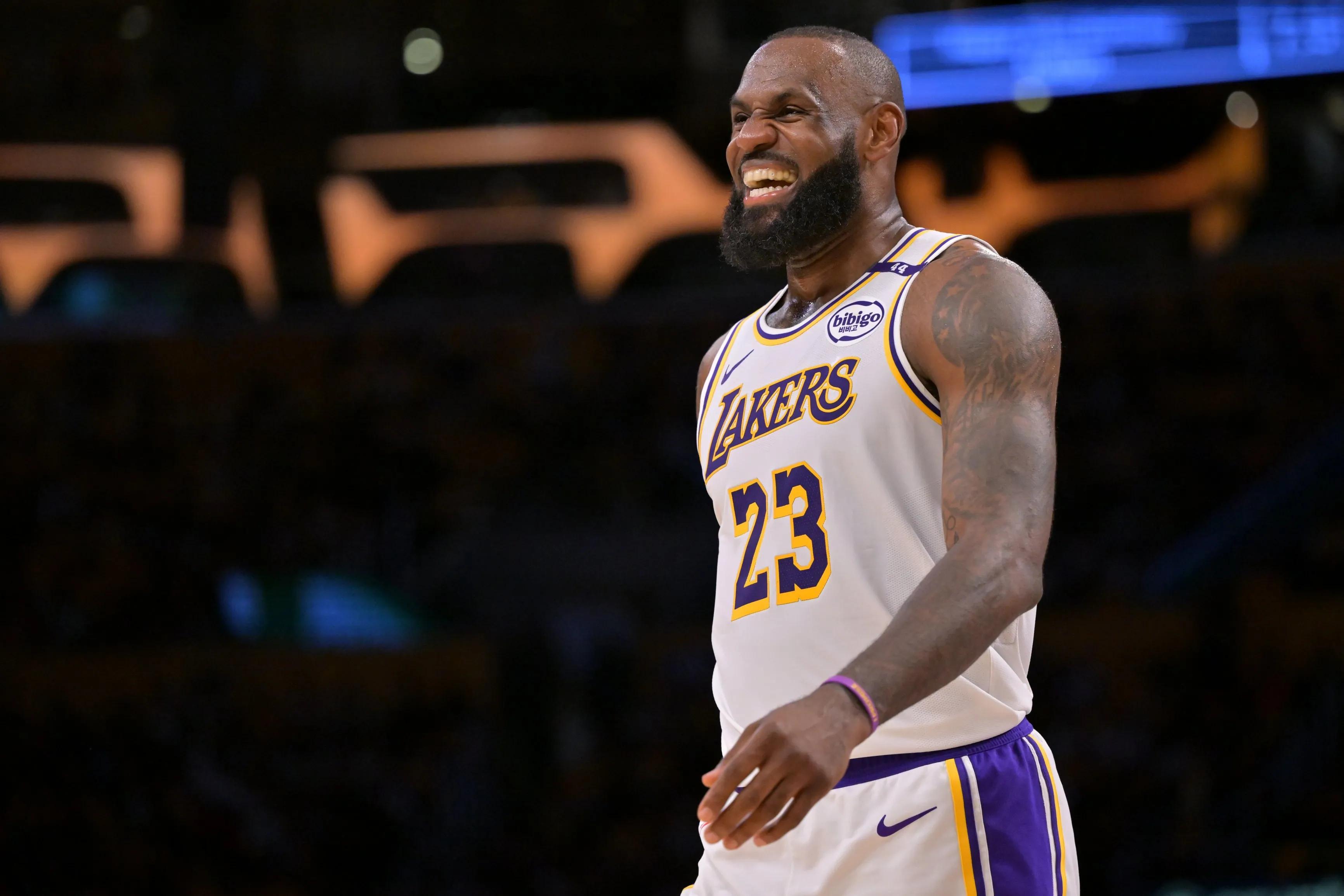 勒布朗·詹姆斯_NBA历史23个赛季球员_勒布朗-詹姆斯2025-26赛季球员选项