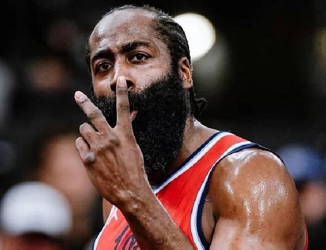  哈登与西蒙斯NBA薪资对比 _本·西蒙斯_本-西蒙斯自由球员合同分析 