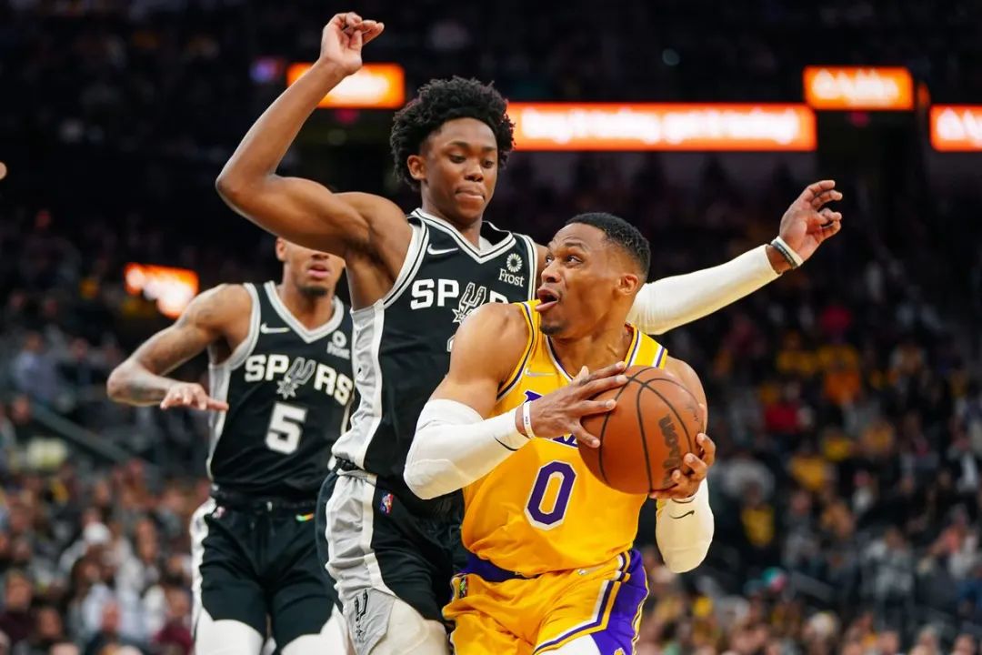 圣安东尼奥马刺队_NBA新秀被裁原因_圣安东尼奥马刺裁掉约书亚·普里莫