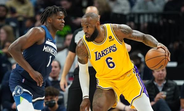 NBA得分王争夺战_乔尔恩比德得分王_乔尔·恩比德