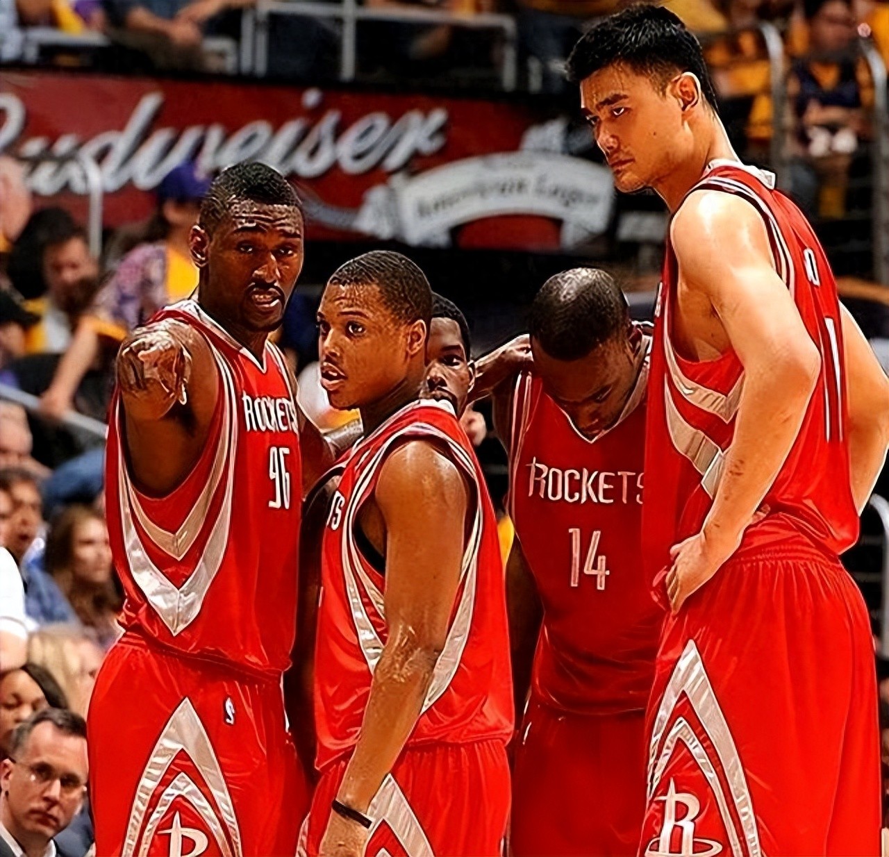 凯尔·洛瑞_凯尔·洛瑞NBA生涯回顾_38岁老将洛瑞底薪续约76人