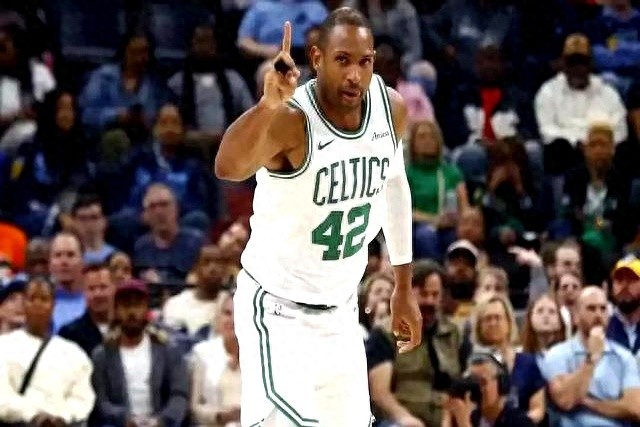 自由球员_NBA自由市场球员合同_迷你中产合同抢夺