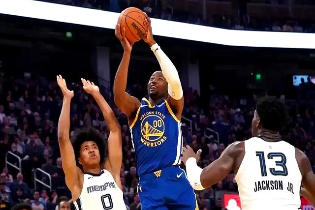 自由球员_迷你中产合同抢夺_NBA自由市场球员合同
