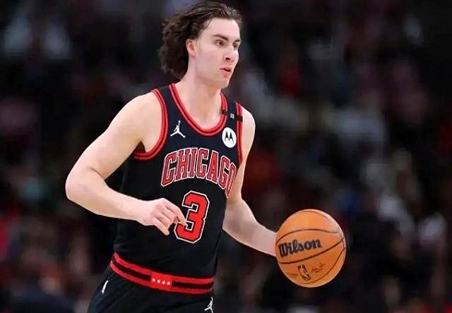 迷你中产合同抢夺_NBA自由市场球员合同_自由球员
