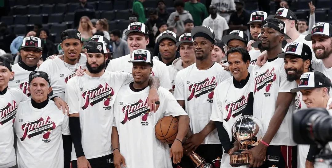 凯尔·洛瑞_凯尔·洛瑞20年NBA生涯_洛瑞生涯轨迹
