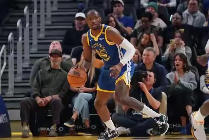 2025年NBA自由球员盘点_勒布朗·詹姆斯潜在下家分析_自由球员