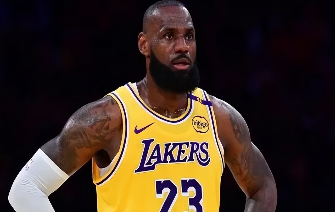 斯蒂芬·库里_库里全票MVP四冠王_库里NBA历史前十