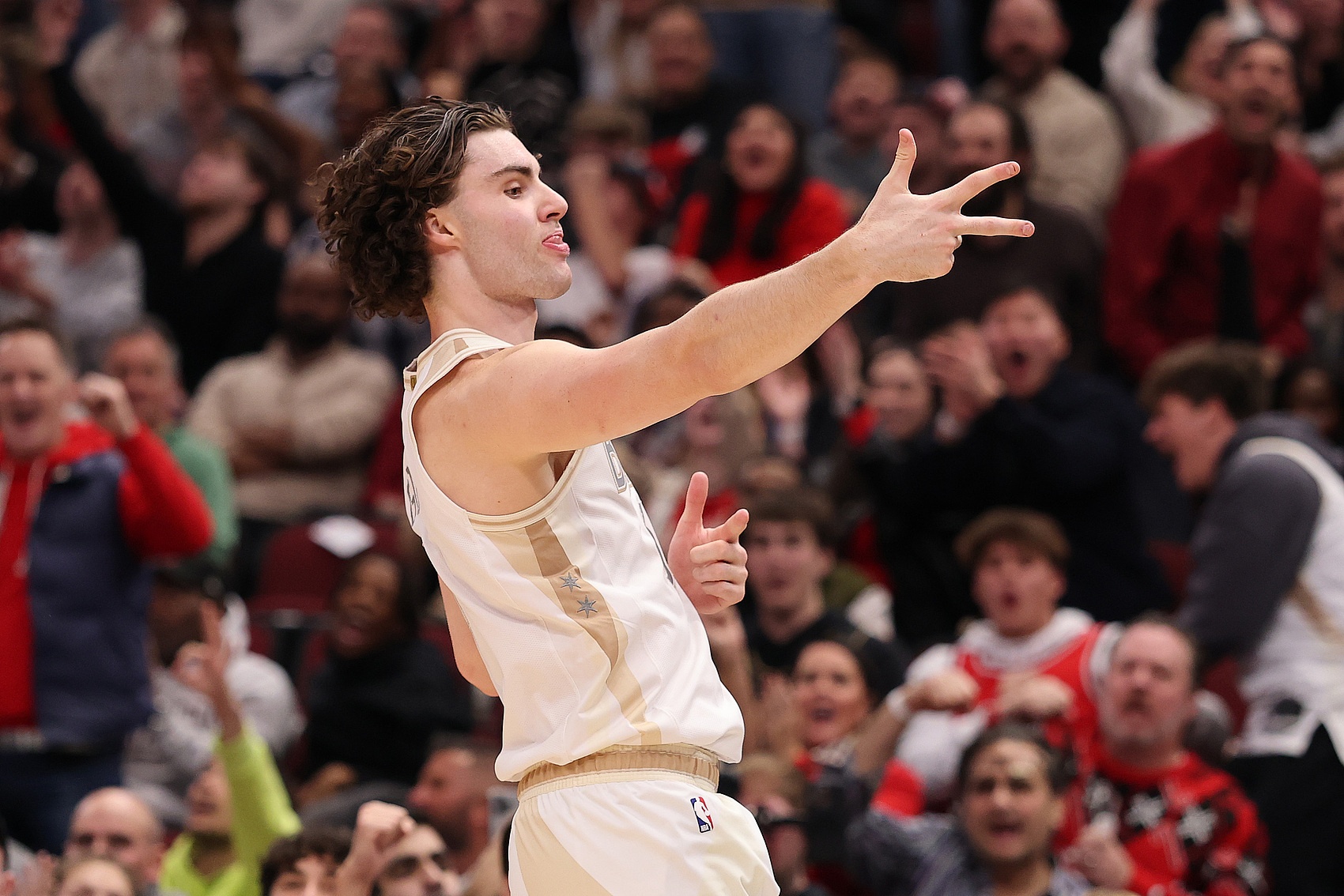 勒布朗詹姆斯球员选项分析_自由球员_NBA2025自由球员市场预测