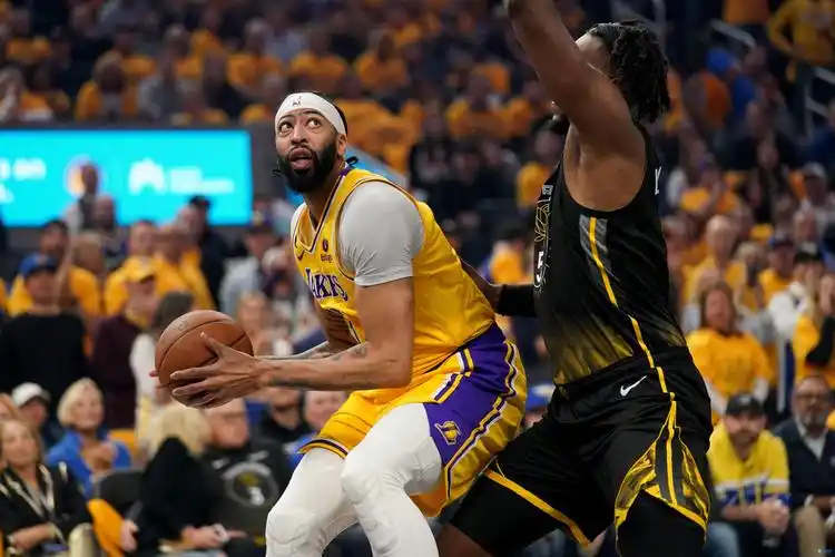 勒布朗詹姆斯NBA生涯回顾_卡椒组合对决_勒布朗·詹姆斯