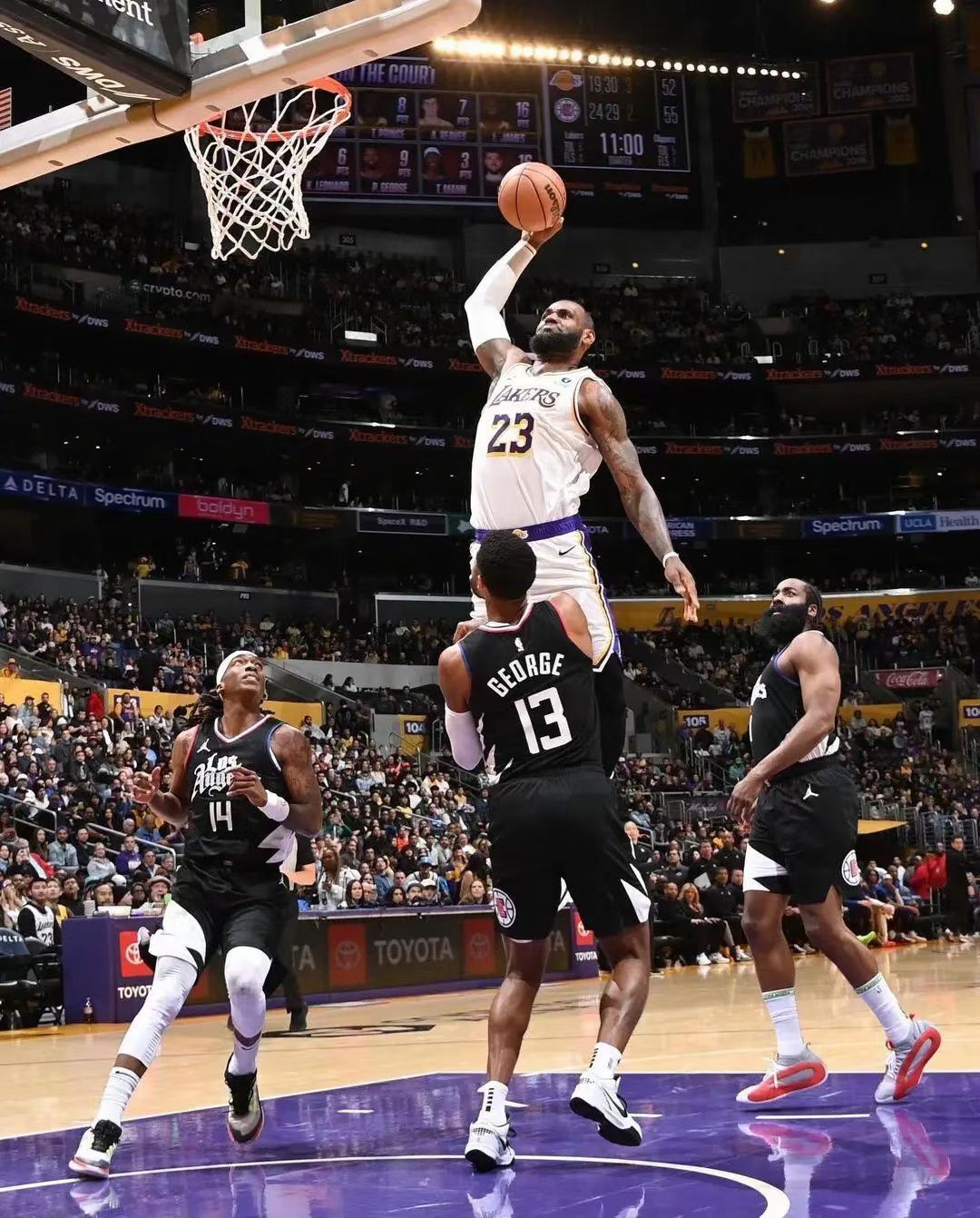 卡椒组合对决_勒布朗詹姆斯NBA生涯回顾_勒布朗·詹姆斯