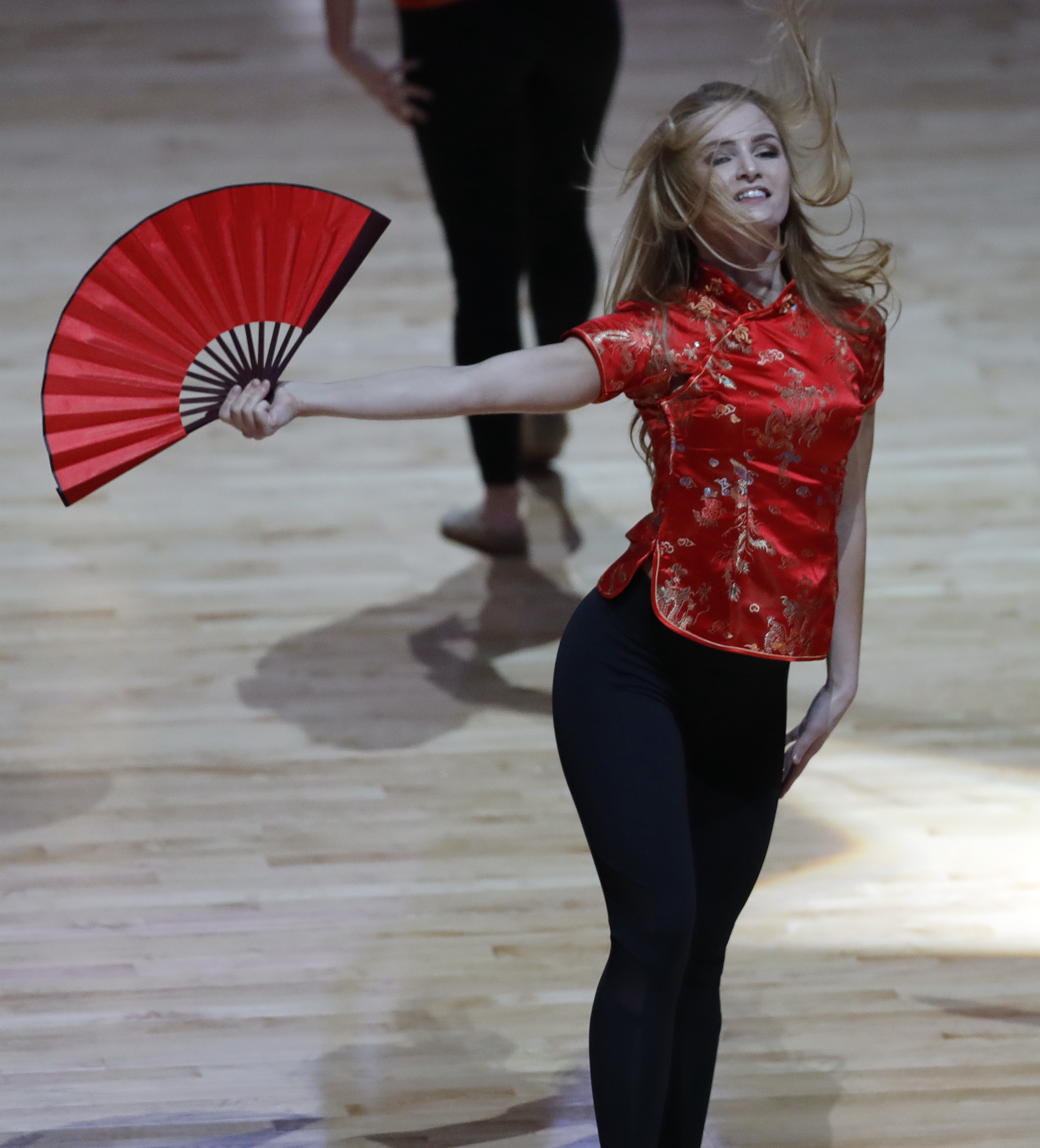 萨克拉门托国王队中国新年庆祝活动_萨克拉门托国王队_NBA常规赛舞龙舞狮表演