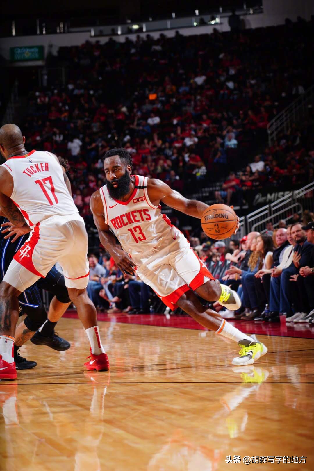 PJ-塔克 休斯顿火箭战术地位及作用_PJ-塔克 NBA 最百搭超值大前锋_PJ·塔克