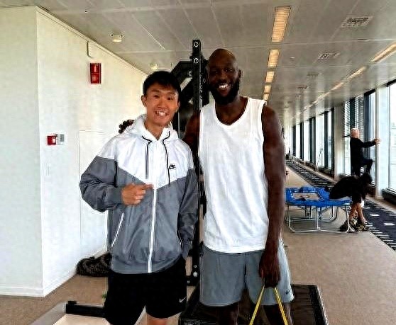 卢卡库_徐宏杰 比利时康复 卢卡库 训练伙伴