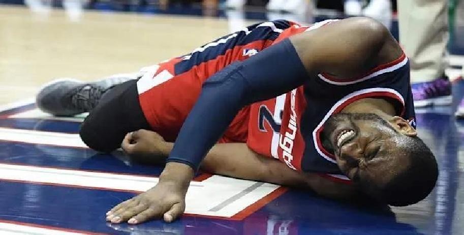 约翰·沃尔_约翰·沃尔职业生涯回顾_前NBA全明星控卫约翰·沃尔退役
