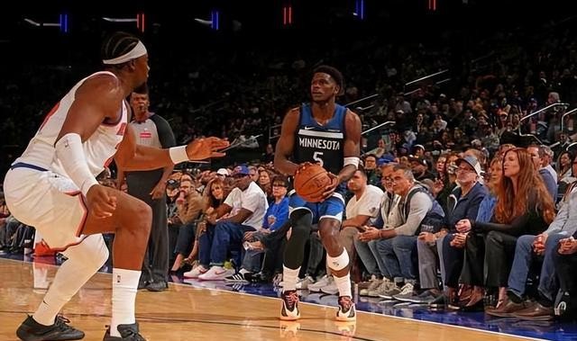 尼克斯克拉克森唐斯爱德华兹布伦森戈贝尔_NBA季前赛球星表现_卡尔-安东尼·唐斯