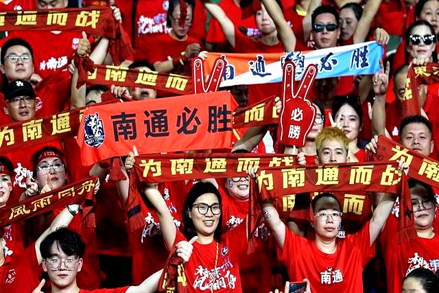 足球_苏超联赛_江苏城市足球氛围
