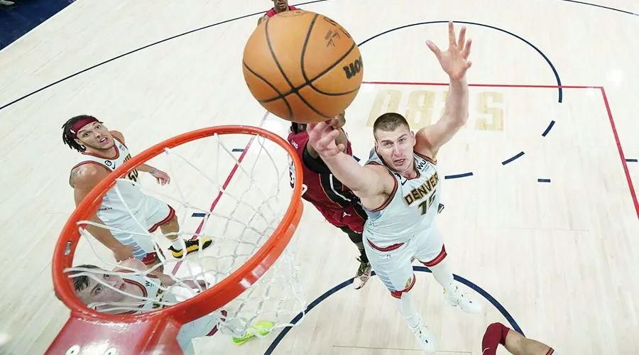 约基奇总决赛表现NBA历史最强中锋_尼古拉约基奇丹佛掘金奥布莱恩杯_尼古拉·约基奇