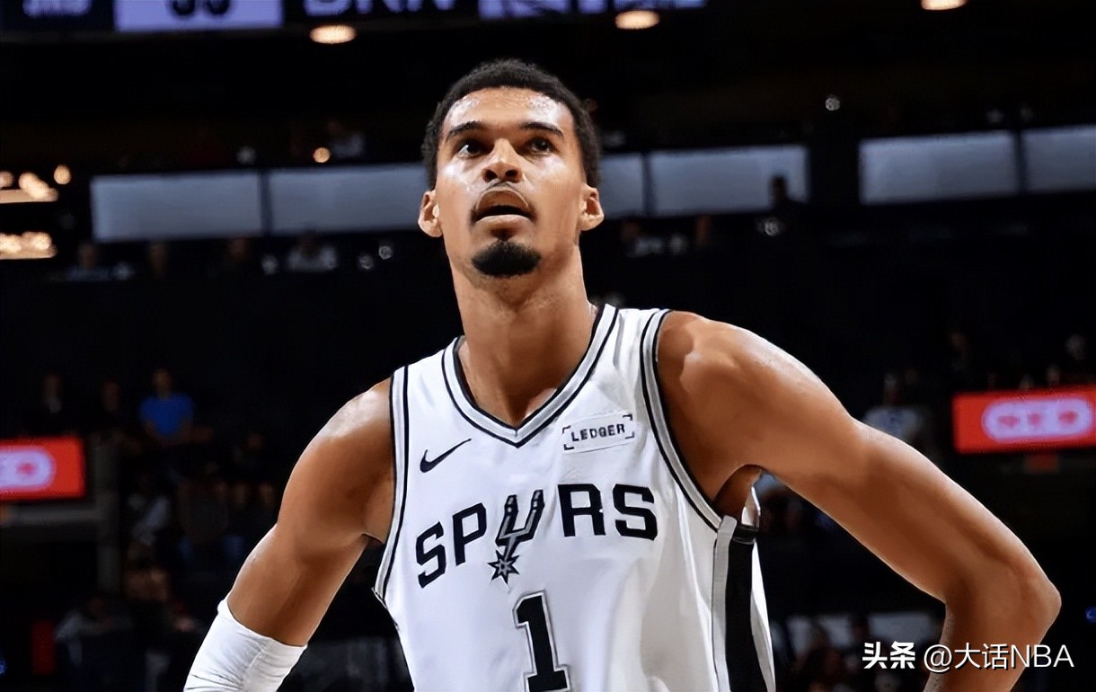 NBA新赛季首个周最佳球员_扬尼斯·阿德托昆博_维克托-文班亚马表现