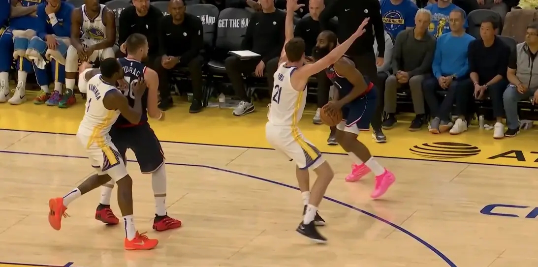 NBA勇士队快船队比赛_洛杉矶快船队_库里单挑快船表现