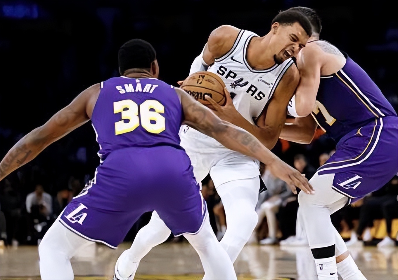 亚特兰大老鹰队_NBA常规赛洛杉矶湖人队亚特兰大老鹰队比赛分析_湖人本赛季表现及战绩分析